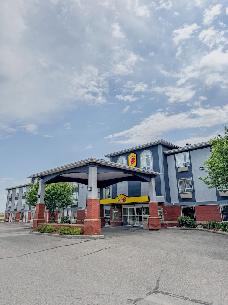 Super 8 By Wyndham High River Ab 9/66