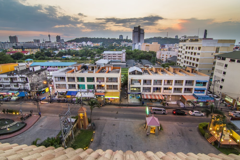 Phuphaya Resort Pattaya 41/47