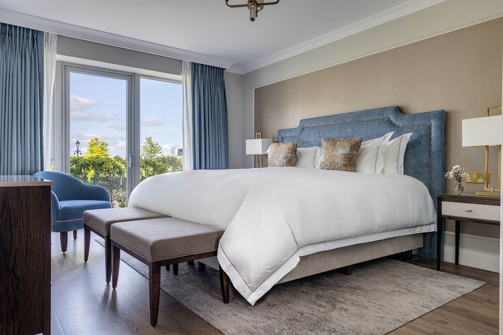 LUXURY, ANNEX