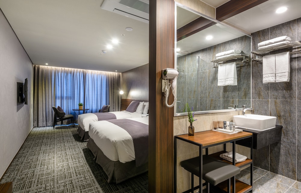 Hotel With Jeju 26/43
