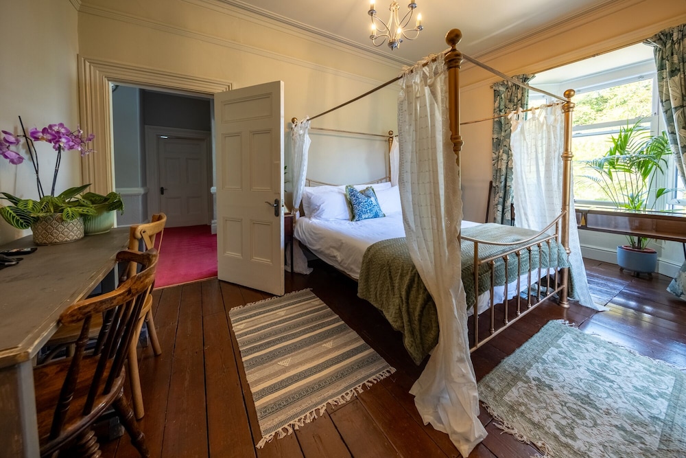 James' Place At Brynawel 16/48