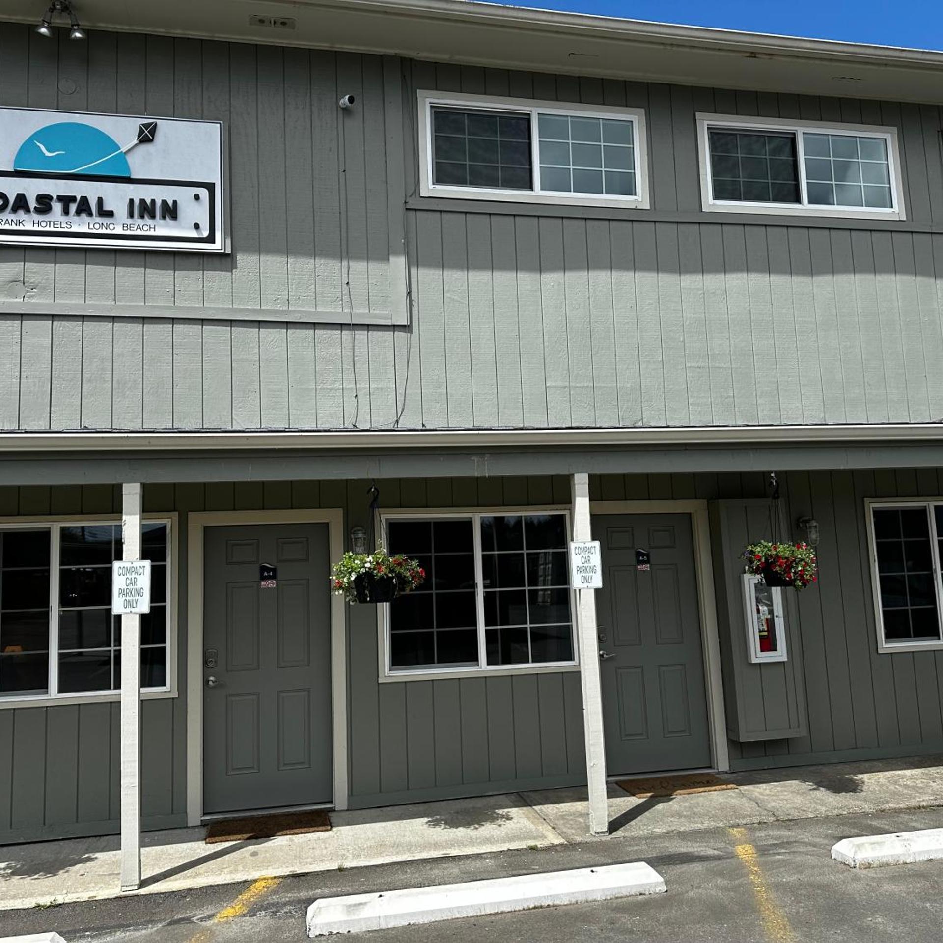 Coastal Inn & Suites 3/50