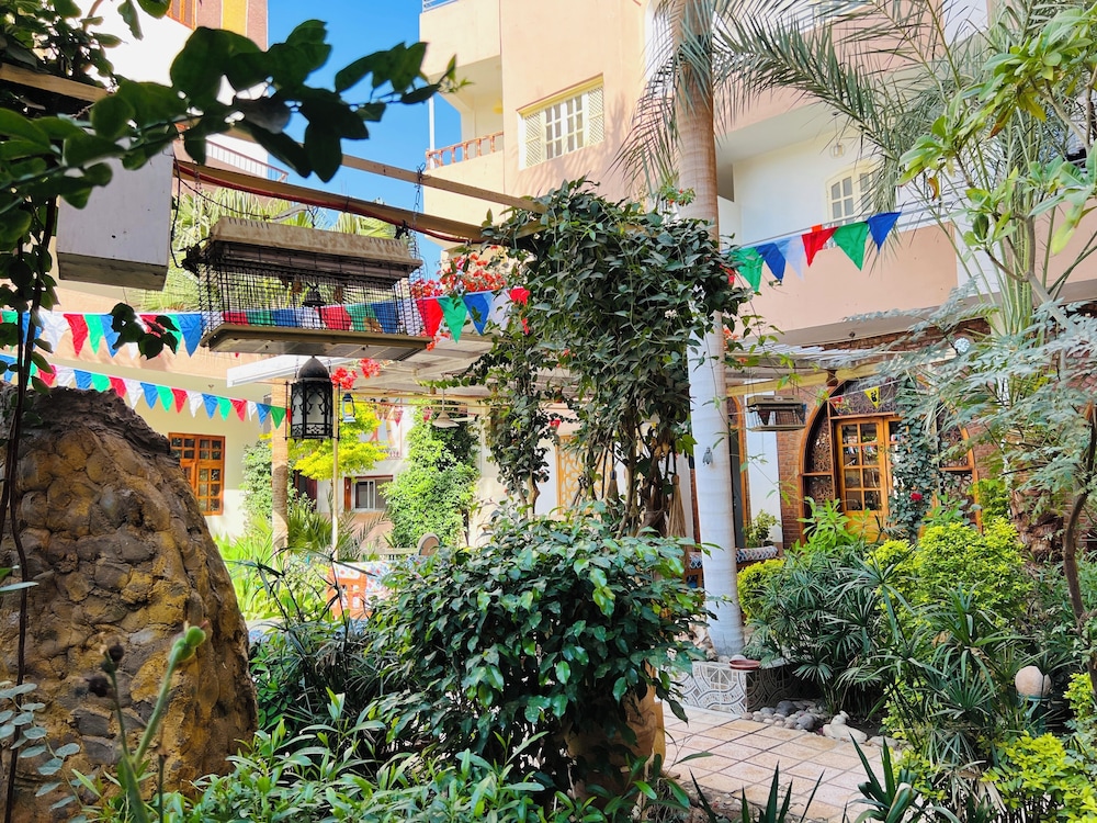 Amon Hotel 39/50