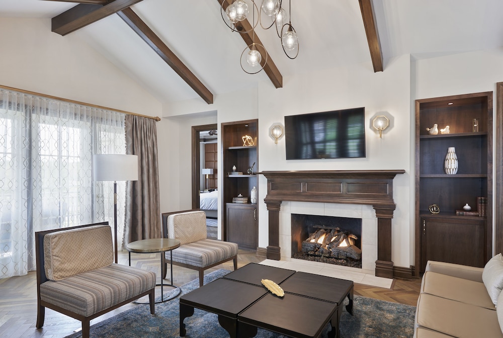 The Inn At Meadowbrook 23/50