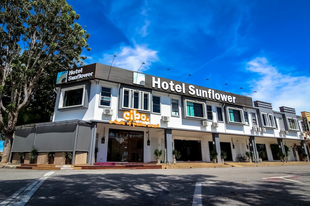 Sunflower Hotel 3/33