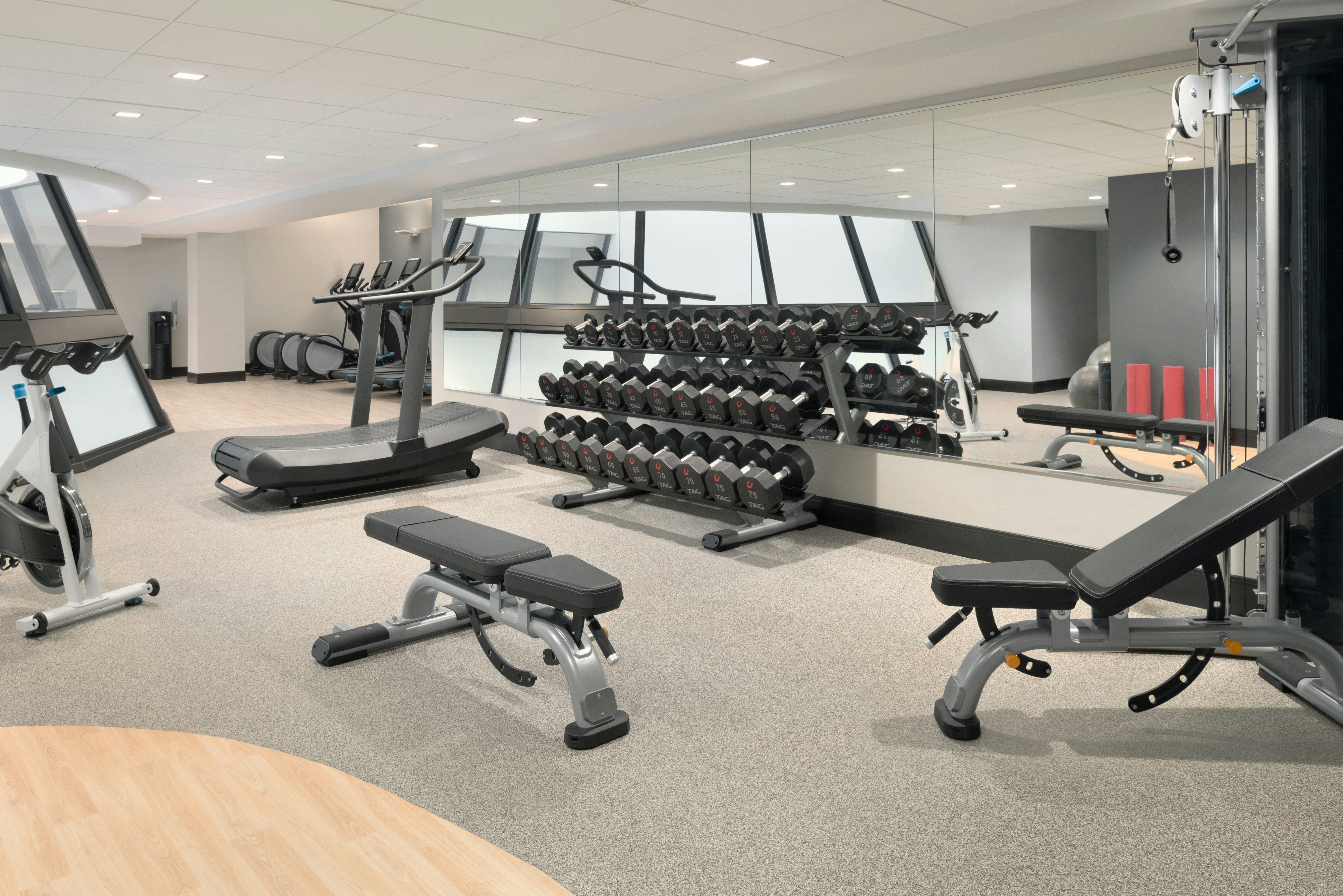 DoubleTree by Hilton Hotel Chicago Magnificent Mile 34/79