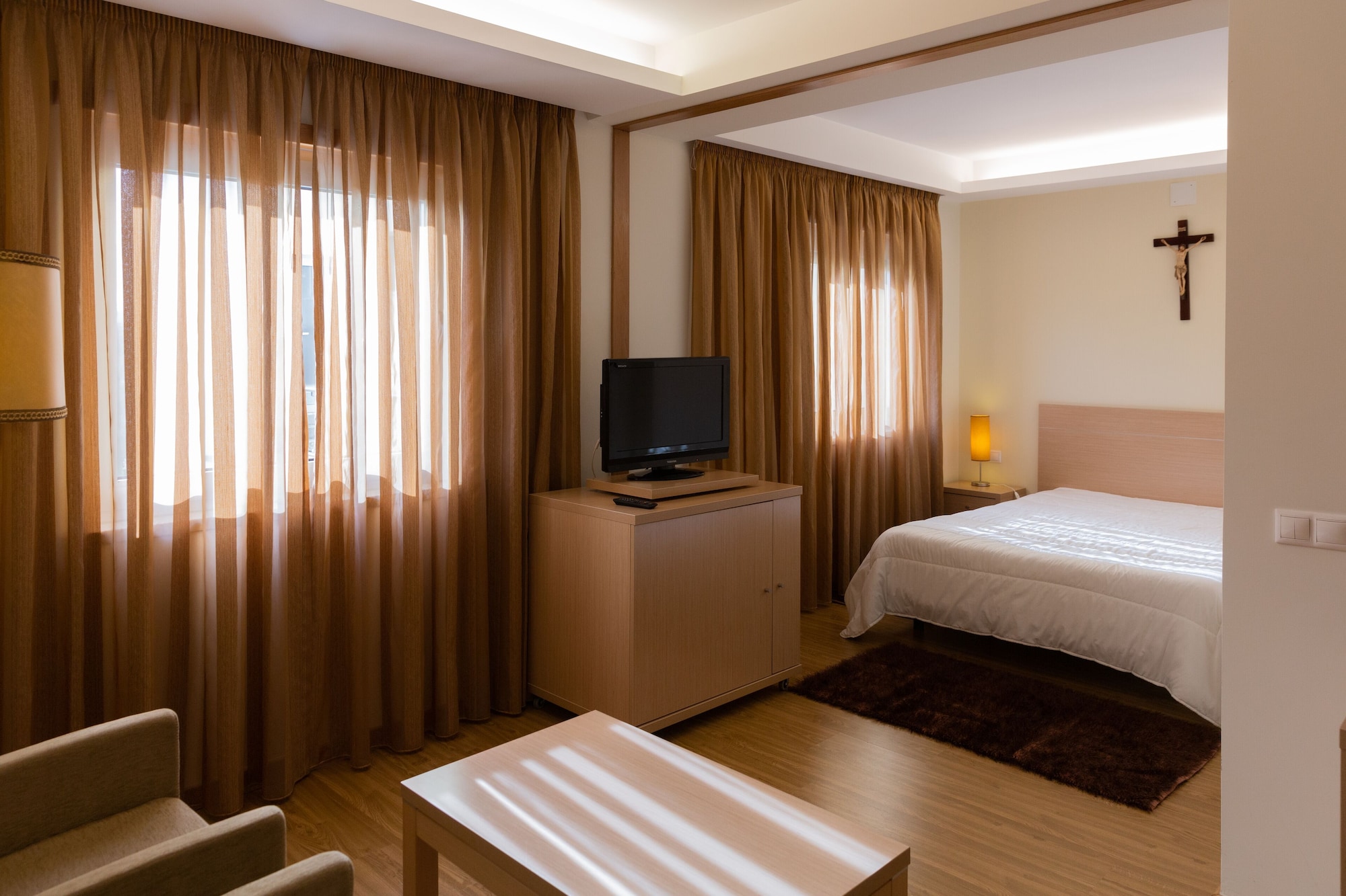 BASIC, TWIN BEDS