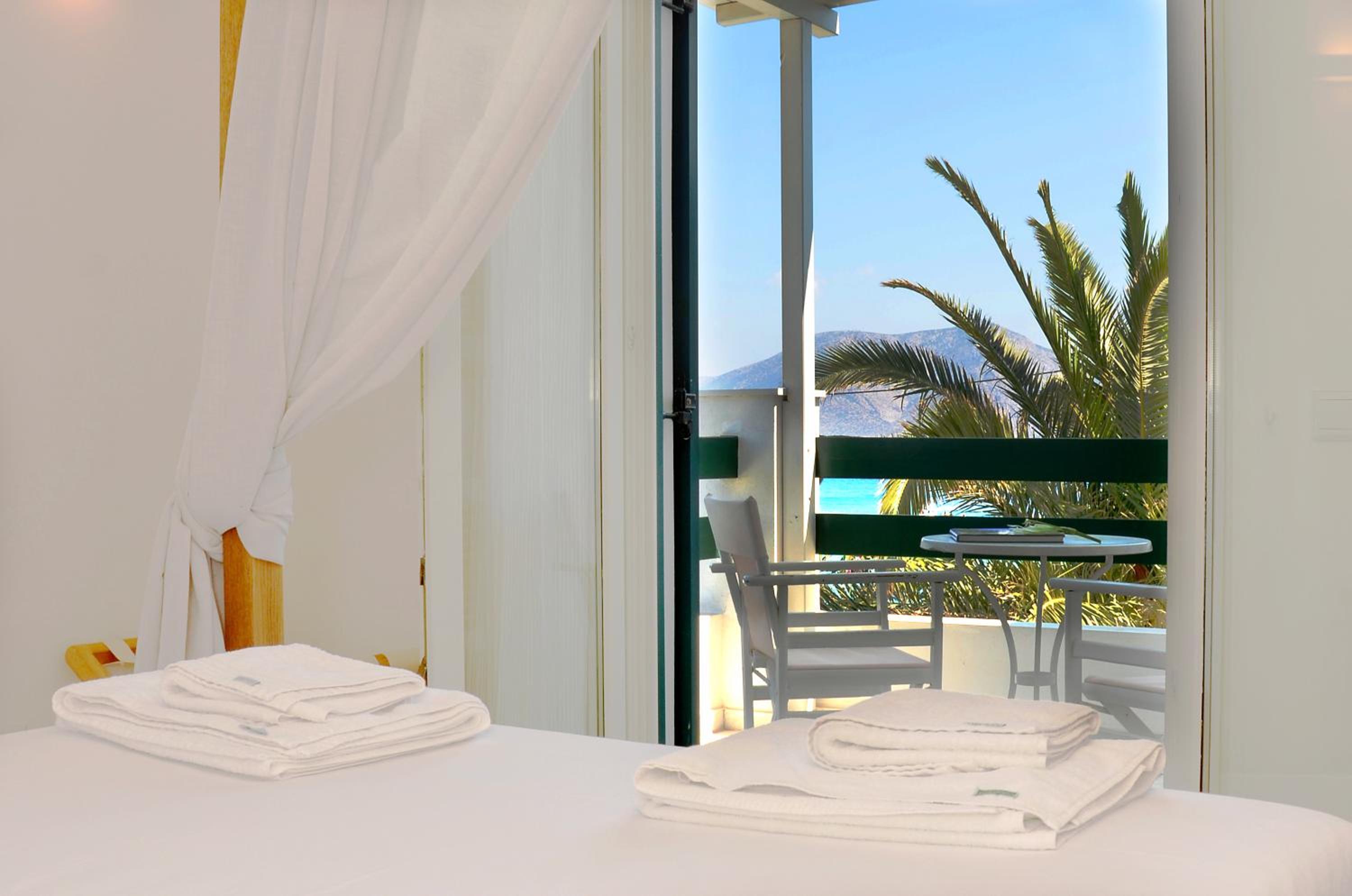 Keros Art Hotel 8/60