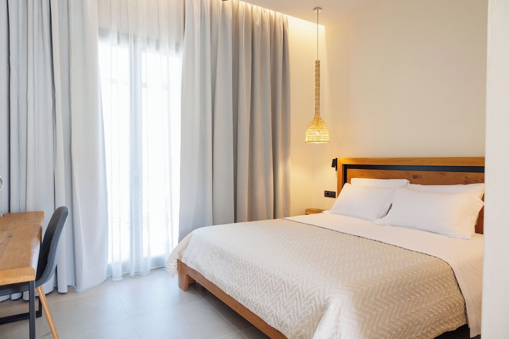 DELUXE, KING BED, SEA VIEW, BALCONY
