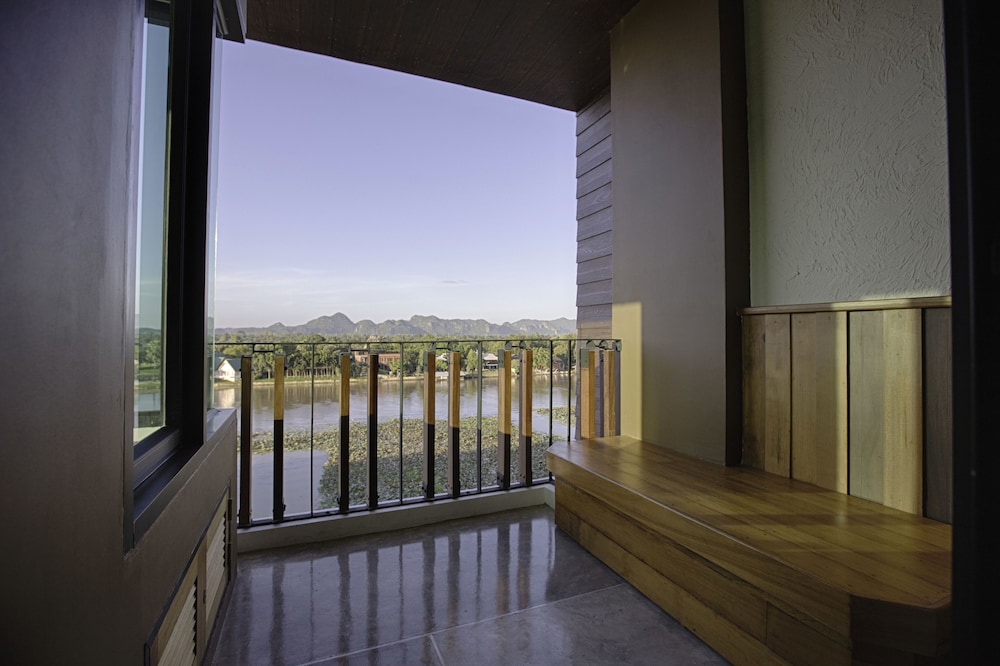 Natee the Riverfront Hotel Kanchanaburi 19/38