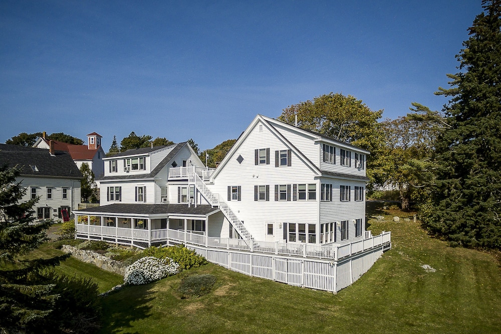 East Wind Inn 5/75