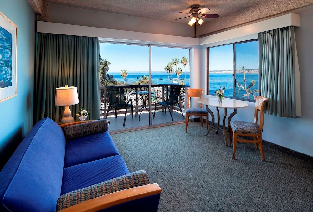 La Jolla Cove Suites 46/65