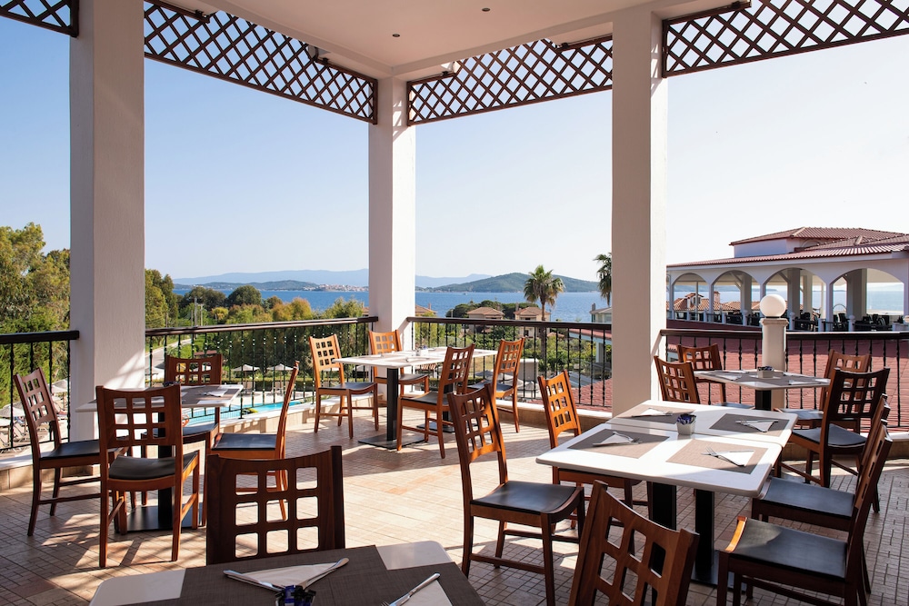 Alexandros Palace Hotel and Suites 66/83