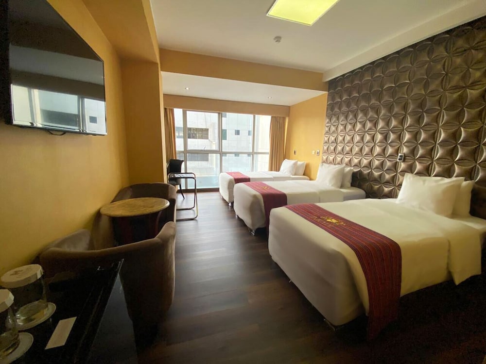 ROOM, TRIPLE