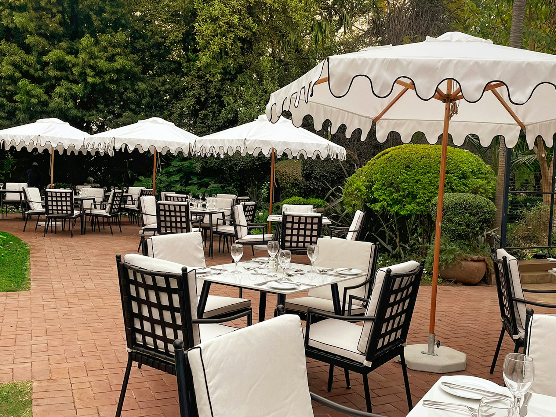 10 2nd Avenue Boutique Hotel 40/56