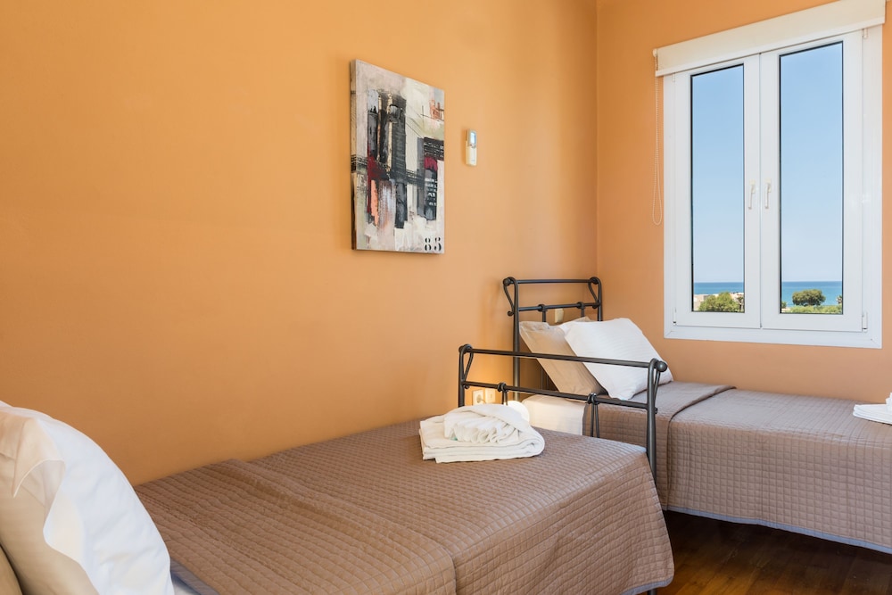 DAPHNIS VILLAS 23/60