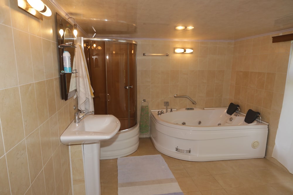 Guest House Caucasus 47/48