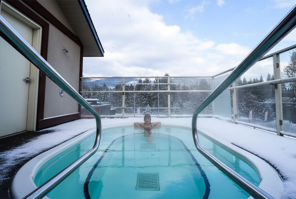 swimming pool spa