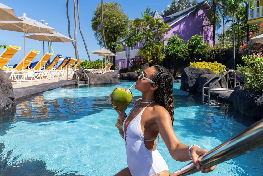 Crystal Cove by Elegant Hotels - All-Inclusive 24/50