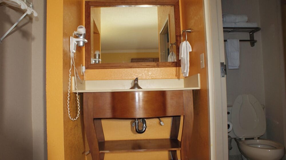 Home Town Inn And Suites 47/47