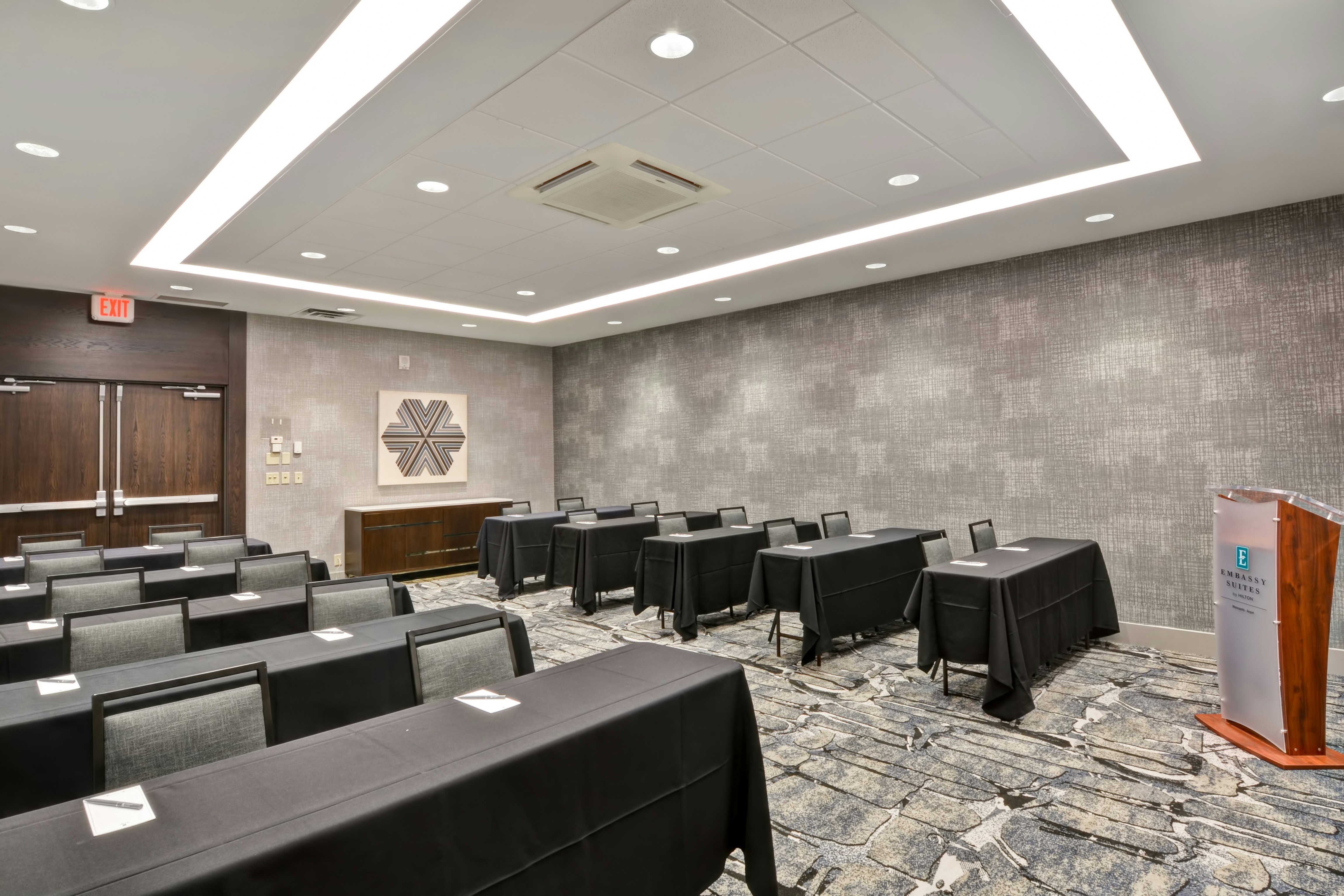 Embassy Suites by Hilton Minneapolis Airport 50/57