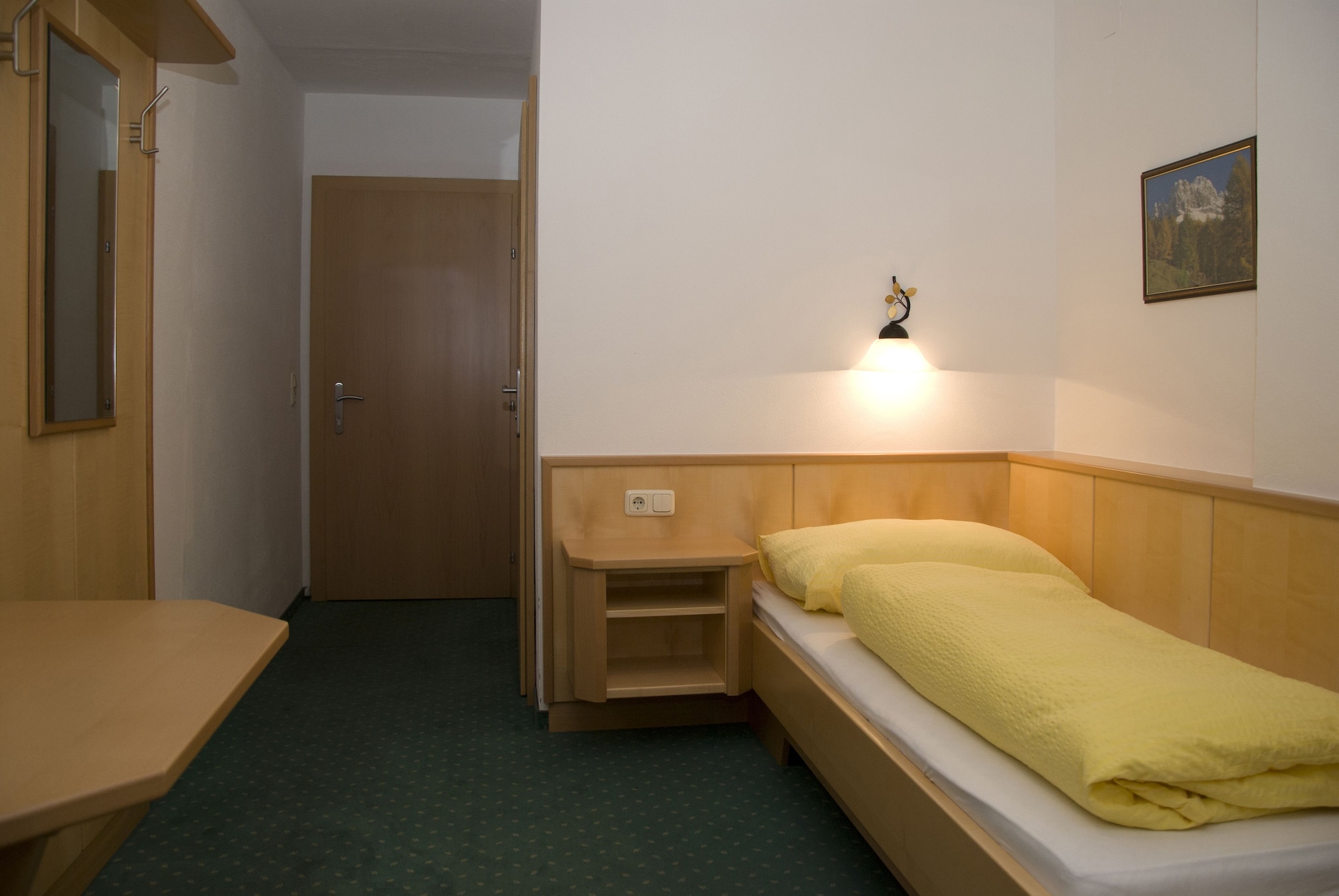 Classic, House, Single, Single Bed, Main or Terrace