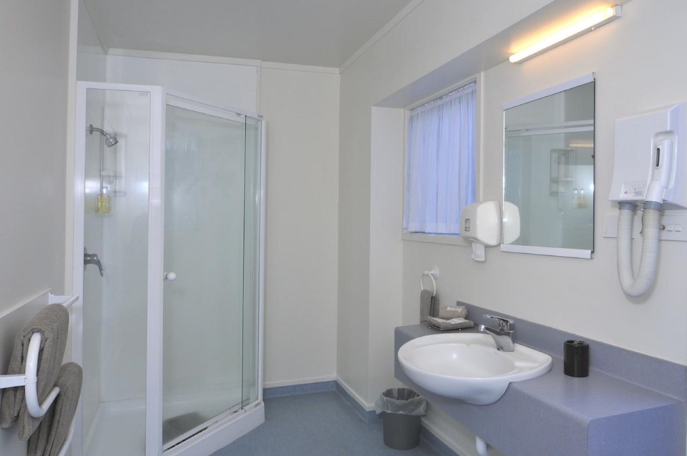 Fenton Court Motel 15/60