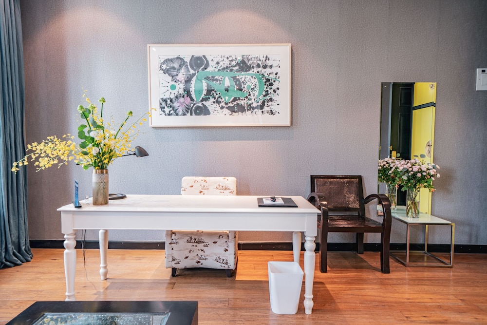 GRACIE ART HOTEL 798 8/50