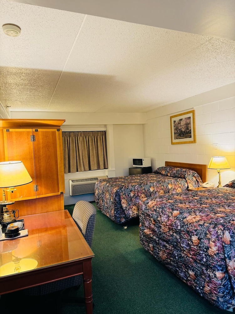 Moosejaw Inn 13/32