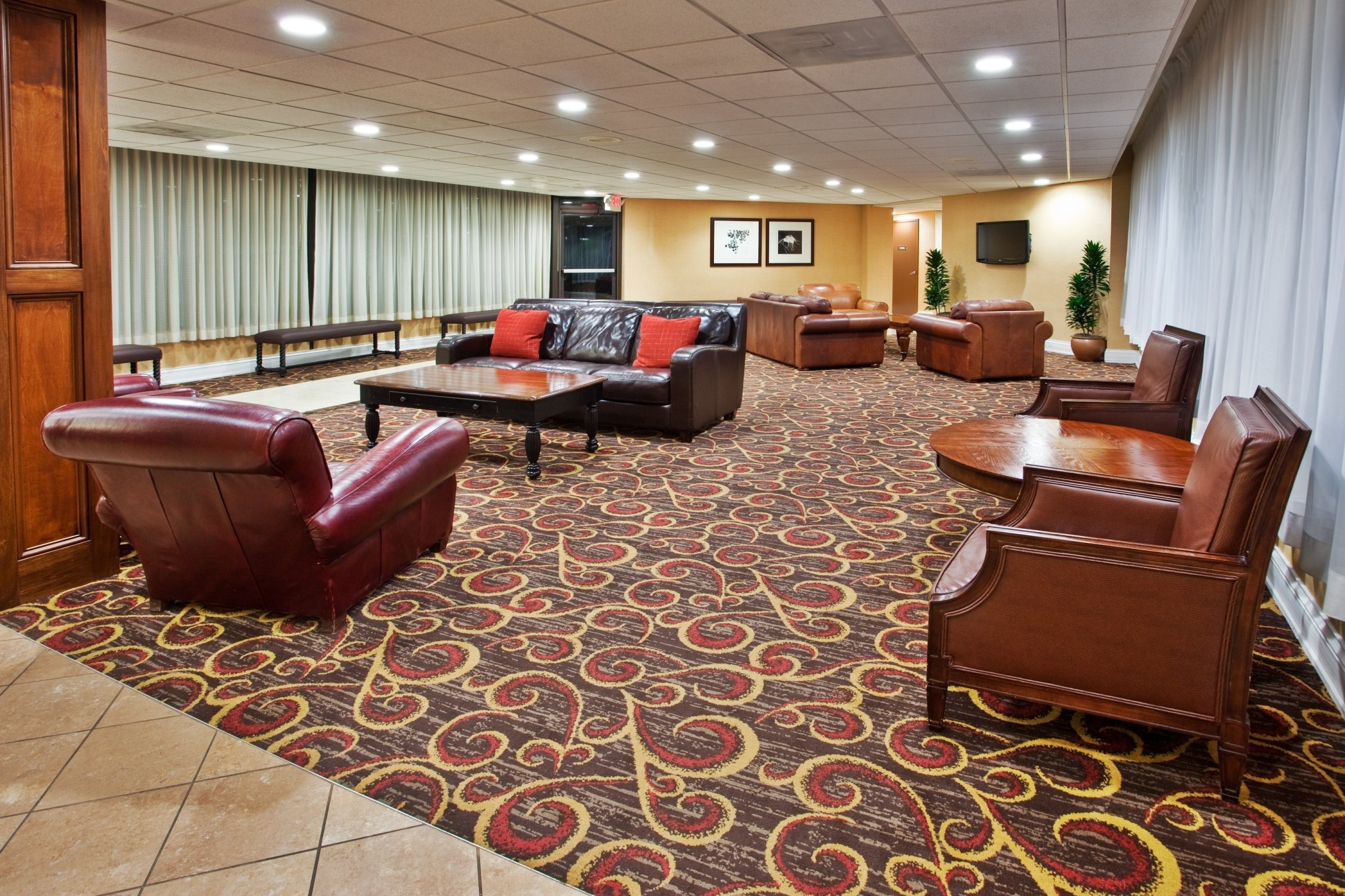Ramada by Wyndham Cleveland Independence 30/56