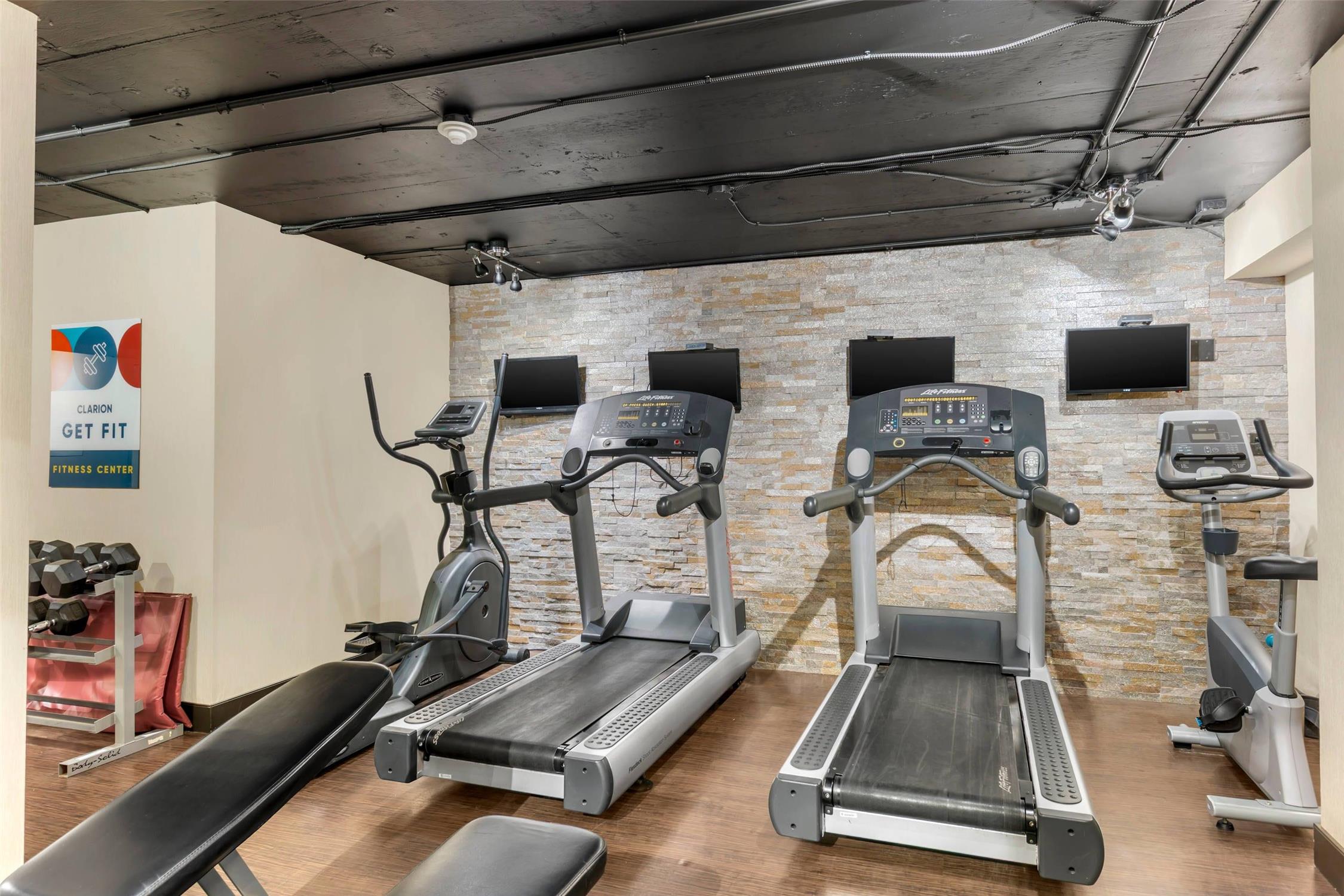 Clarion Hotel & Suites Brandon 16/35