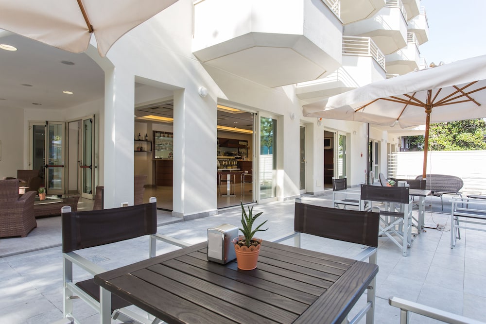 Wally Residence 7/49
