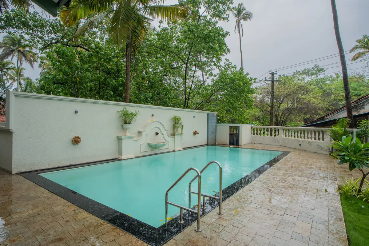 ELIVAAS Villa Frienders 5 BHK Villa With Pvt Pool & Lift Near Popular Beaches in Assagao