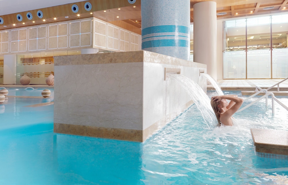 Divani Escape - Adults Only 19/67