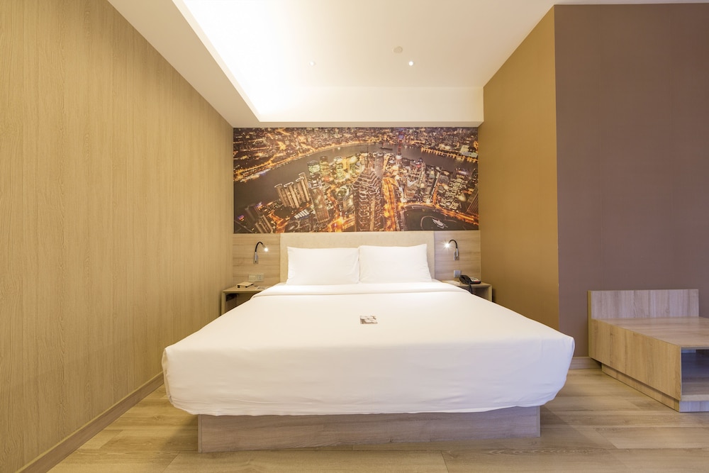 Atour Xujiahui 18/50