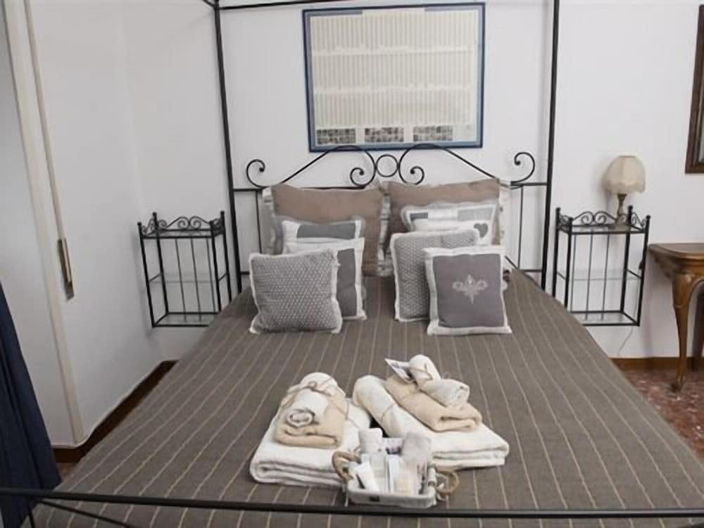 Le Fate Apartments 42/47