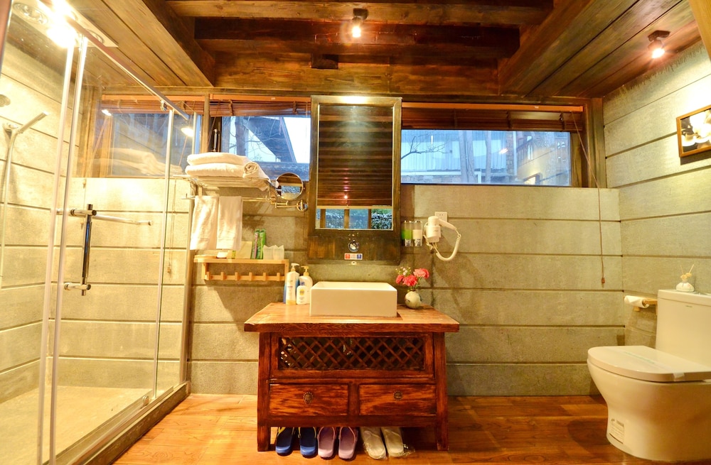 Lijiang Shuhe Youyiju Private Club 48/50