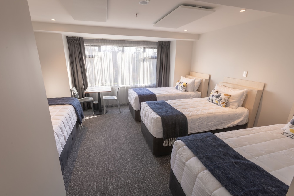 Hotel Give 16/79