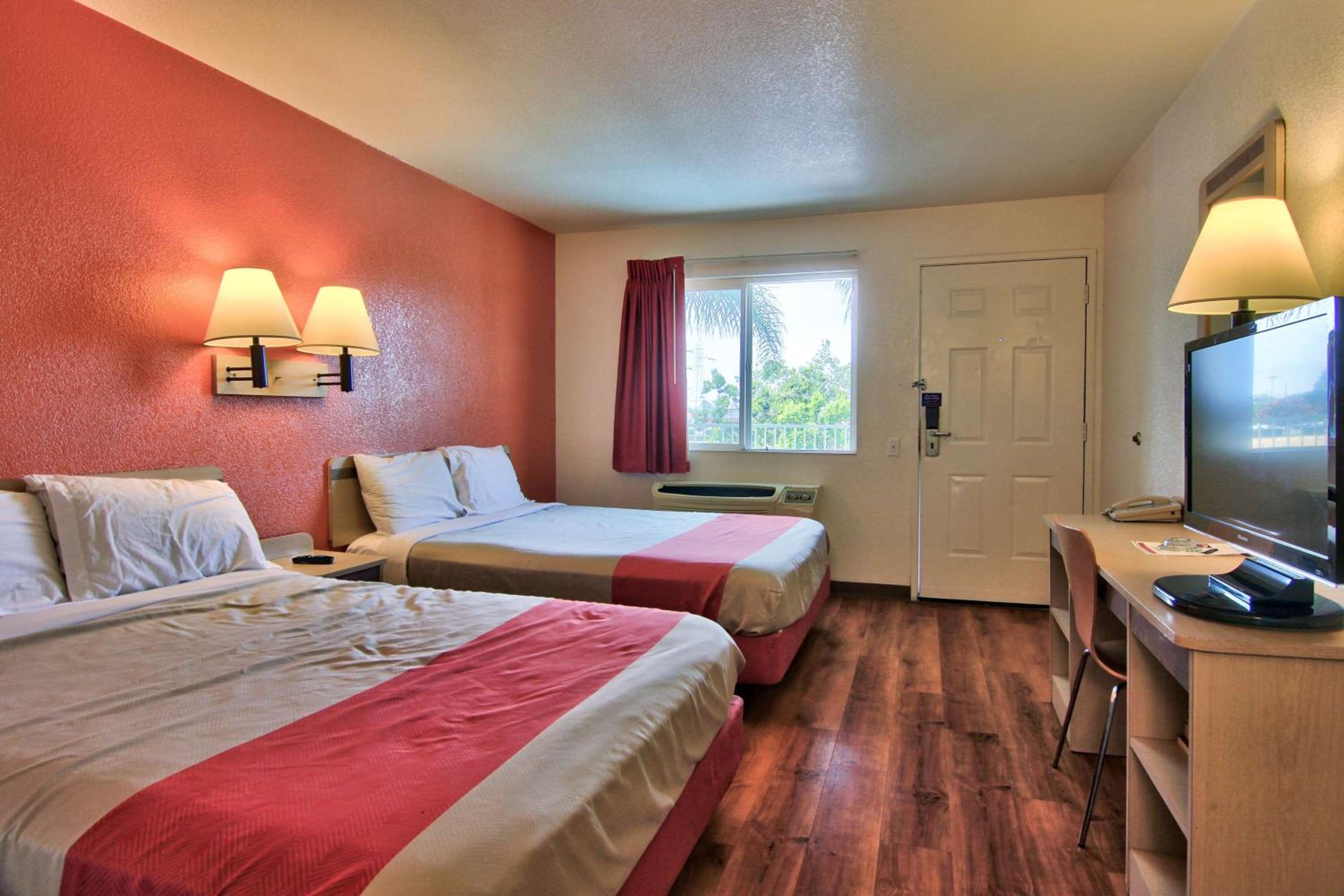 ROOM, QUADRUPLE, ACCESSIBLE