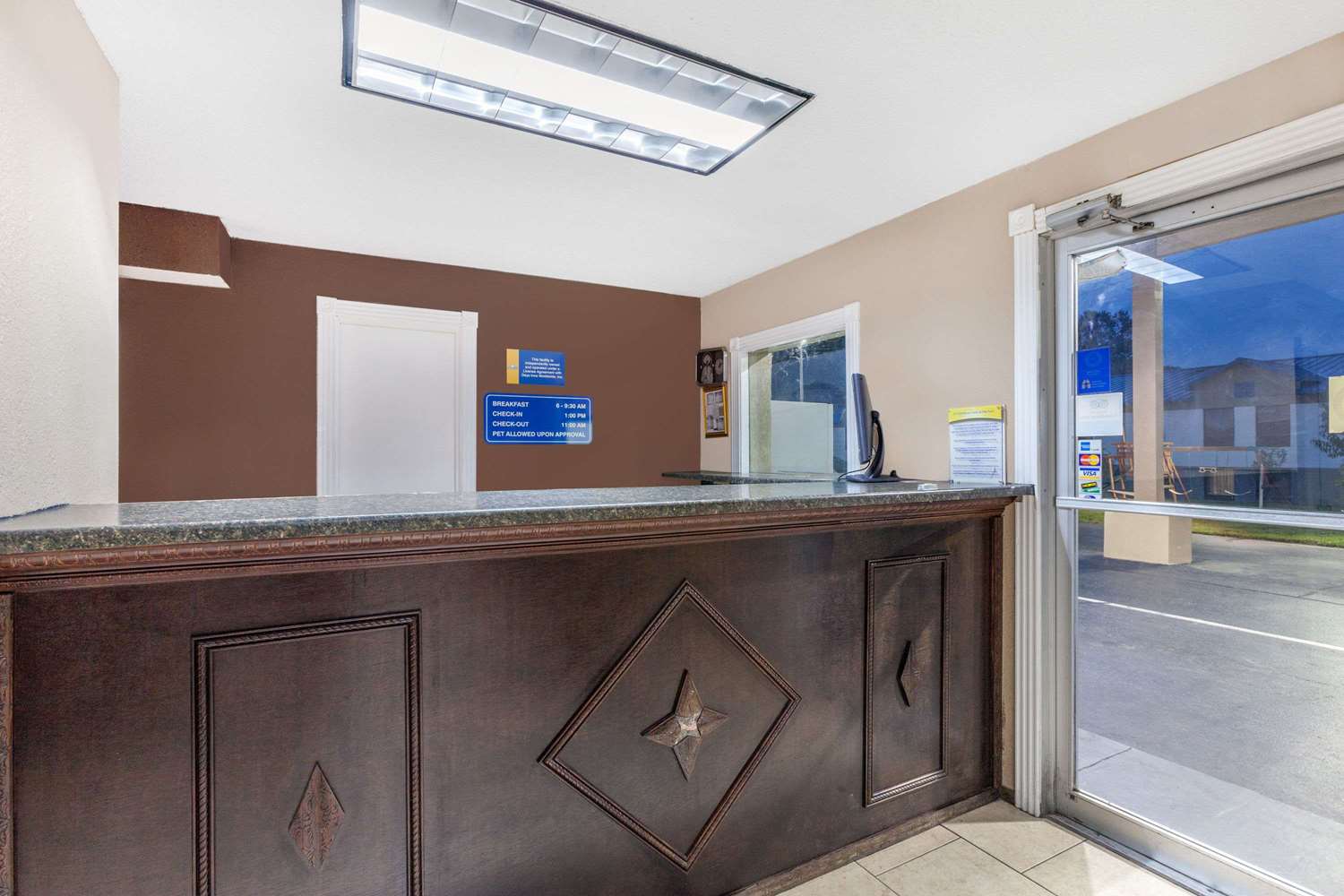 Days Inn By Wyndham Jacksonville 2/9