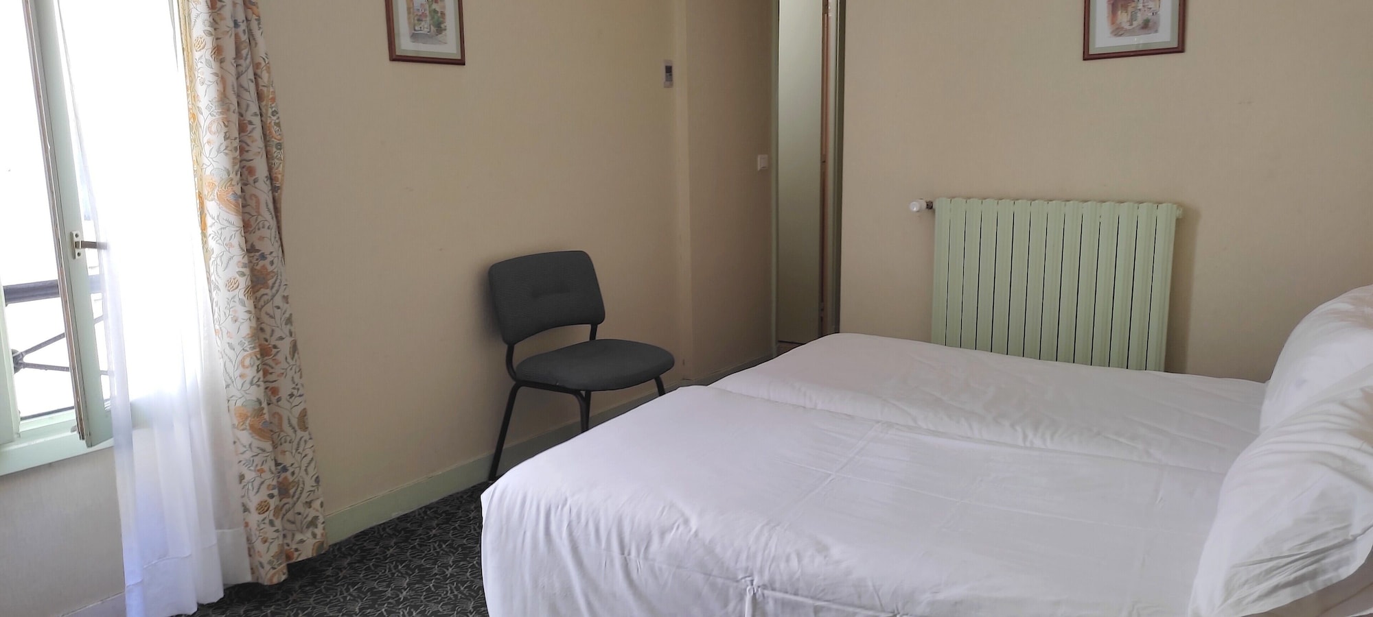 CLASSIC, TWIN BEDS