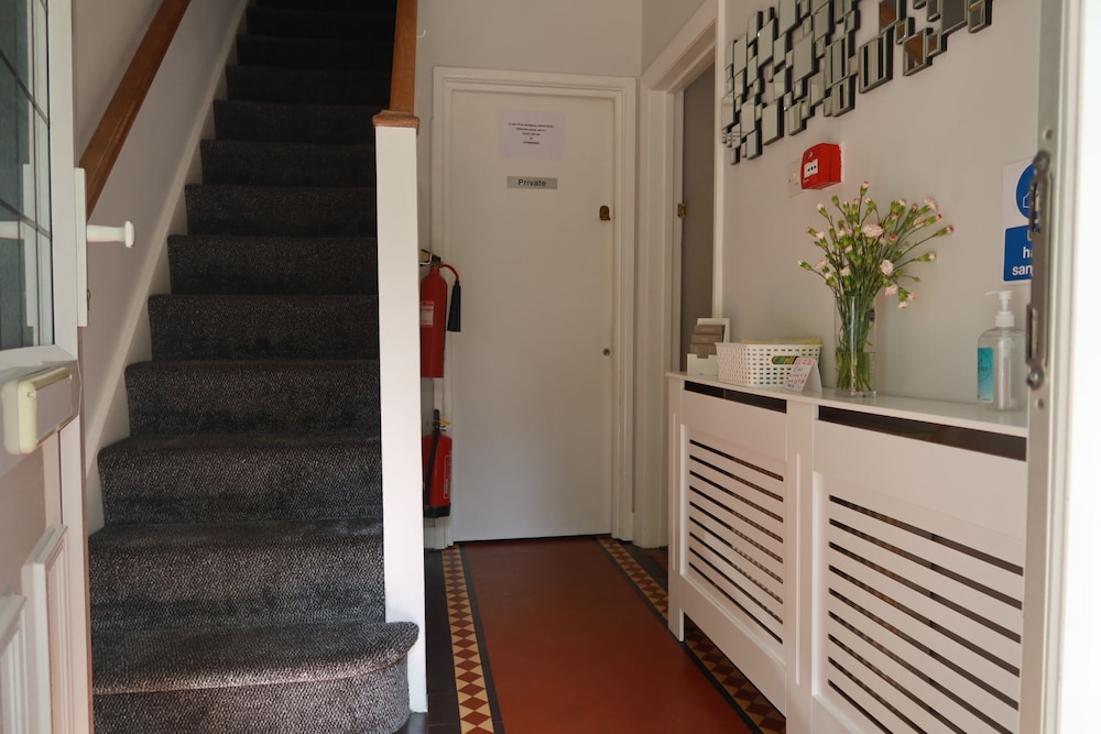 Avonlea Guest House 12/66