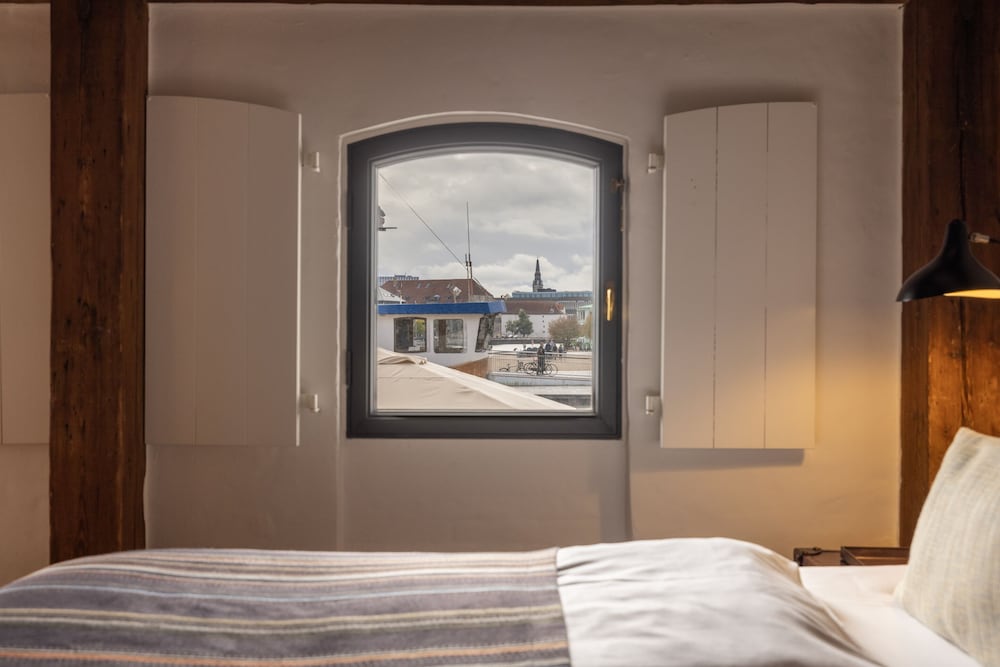 Executive, Queen Bed, Partial View, 71 Nyhavn Hotel 6/7