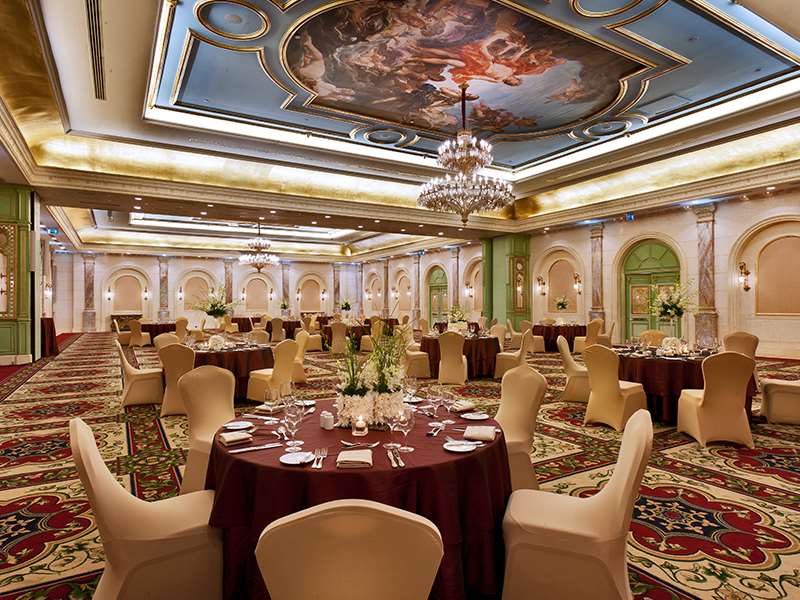 restaurant cafeteria