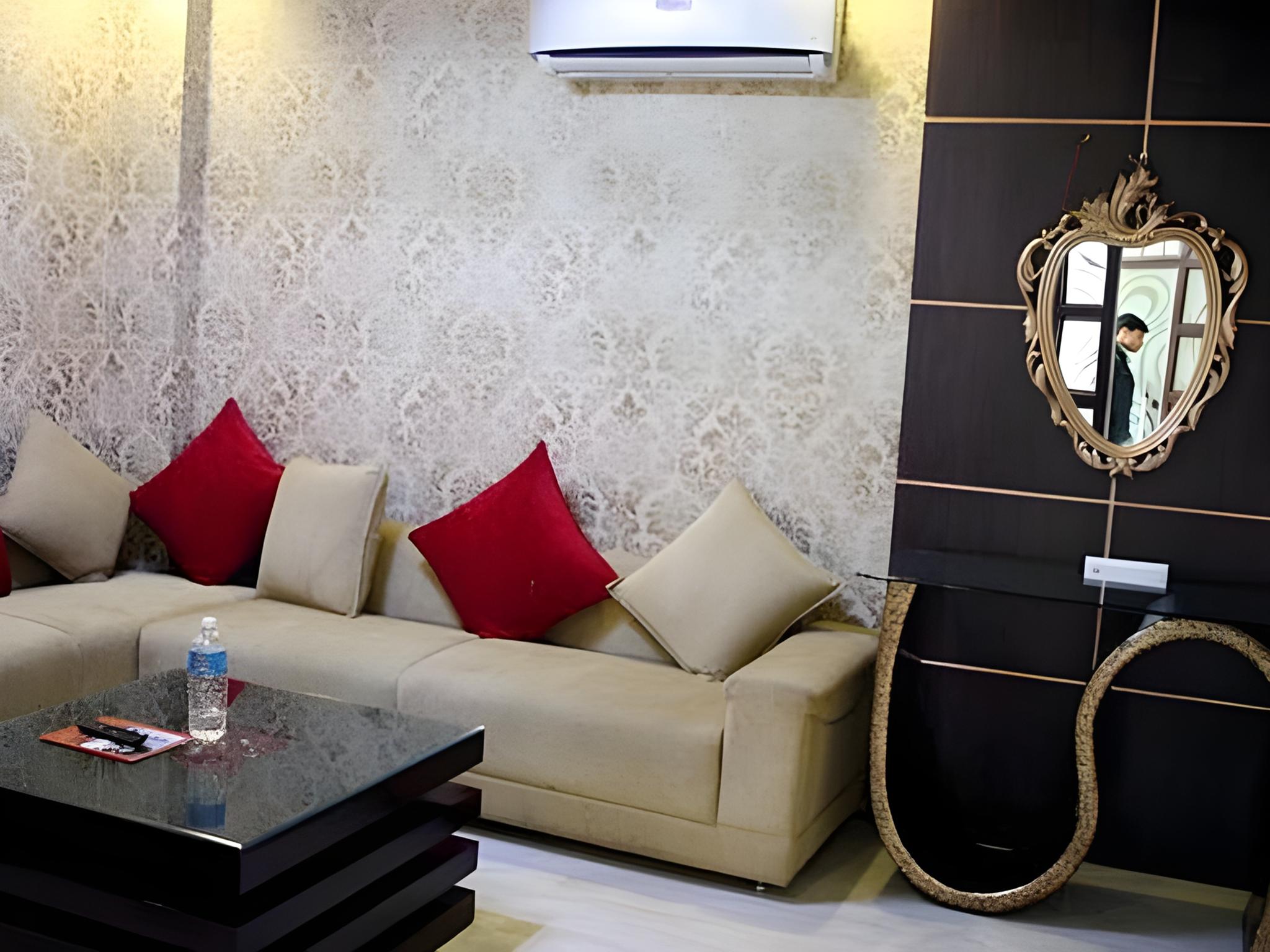 Hotel Golden Sky 13/15