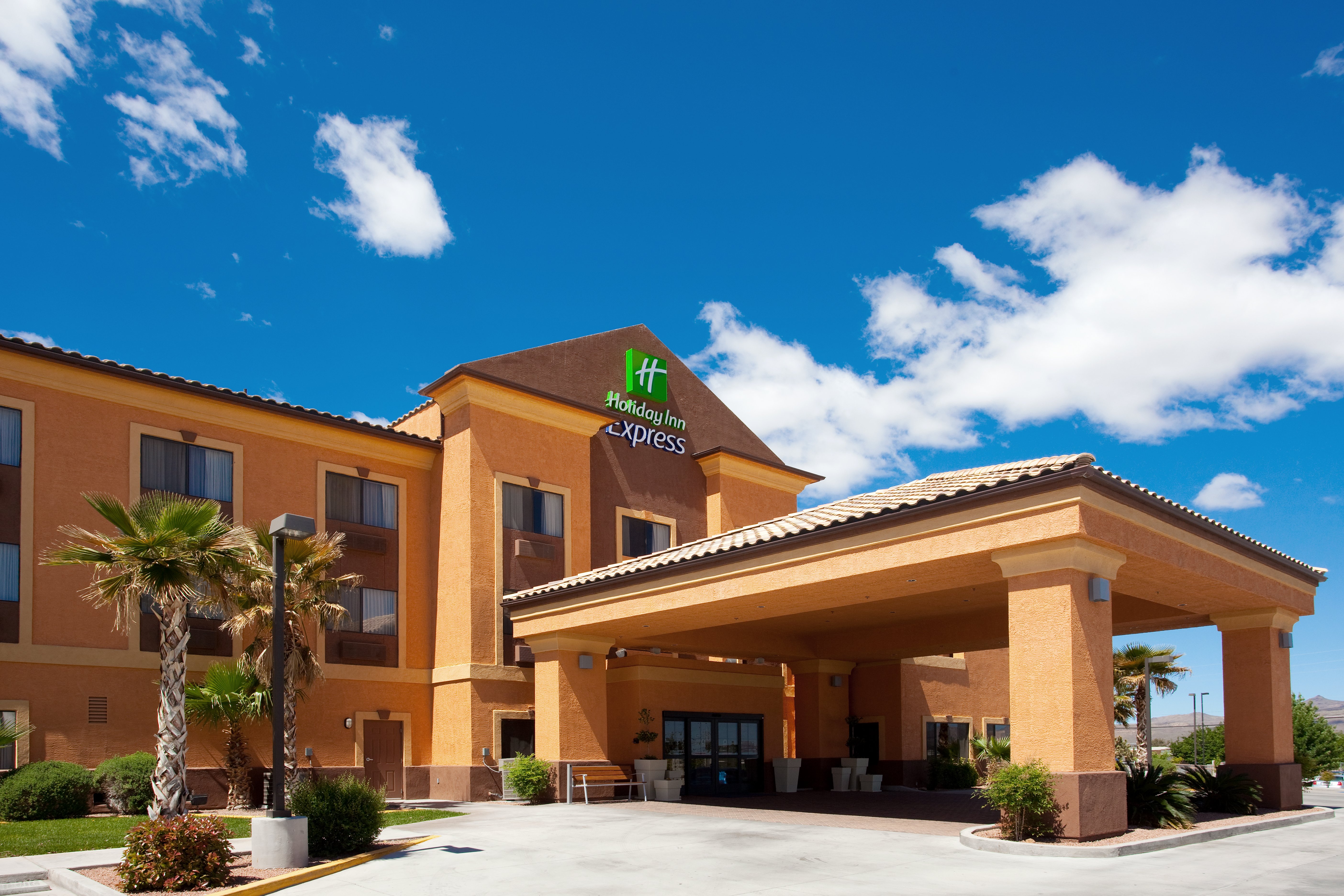 Holiday Inn Express Hotel and Suites Kingman 9/52