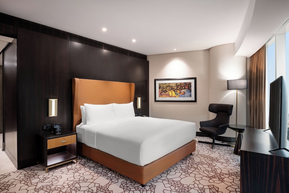 2 BEDROOMS, SUITE
