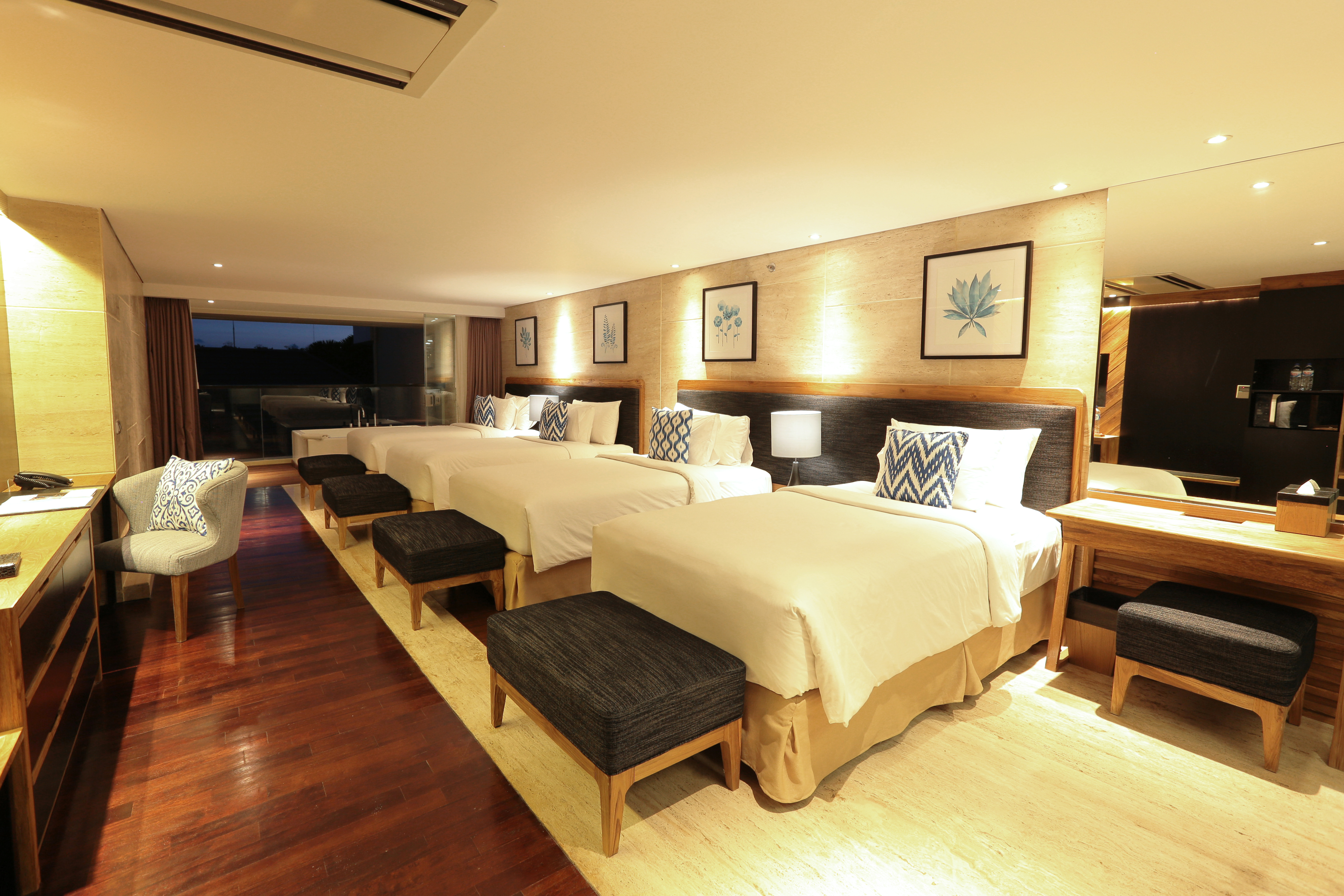 Quad Whirlpool Suite