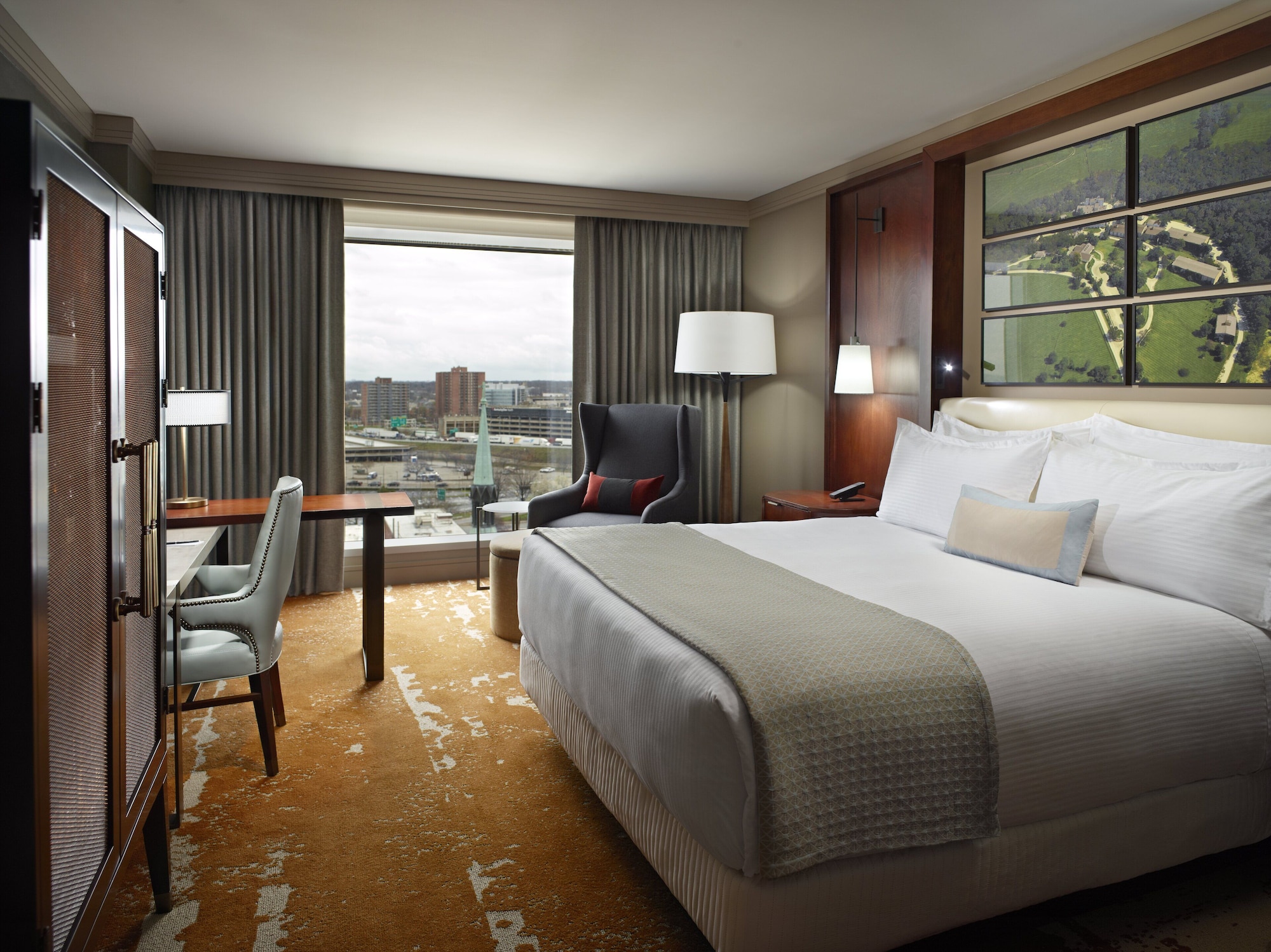 PREMIER, KING BED