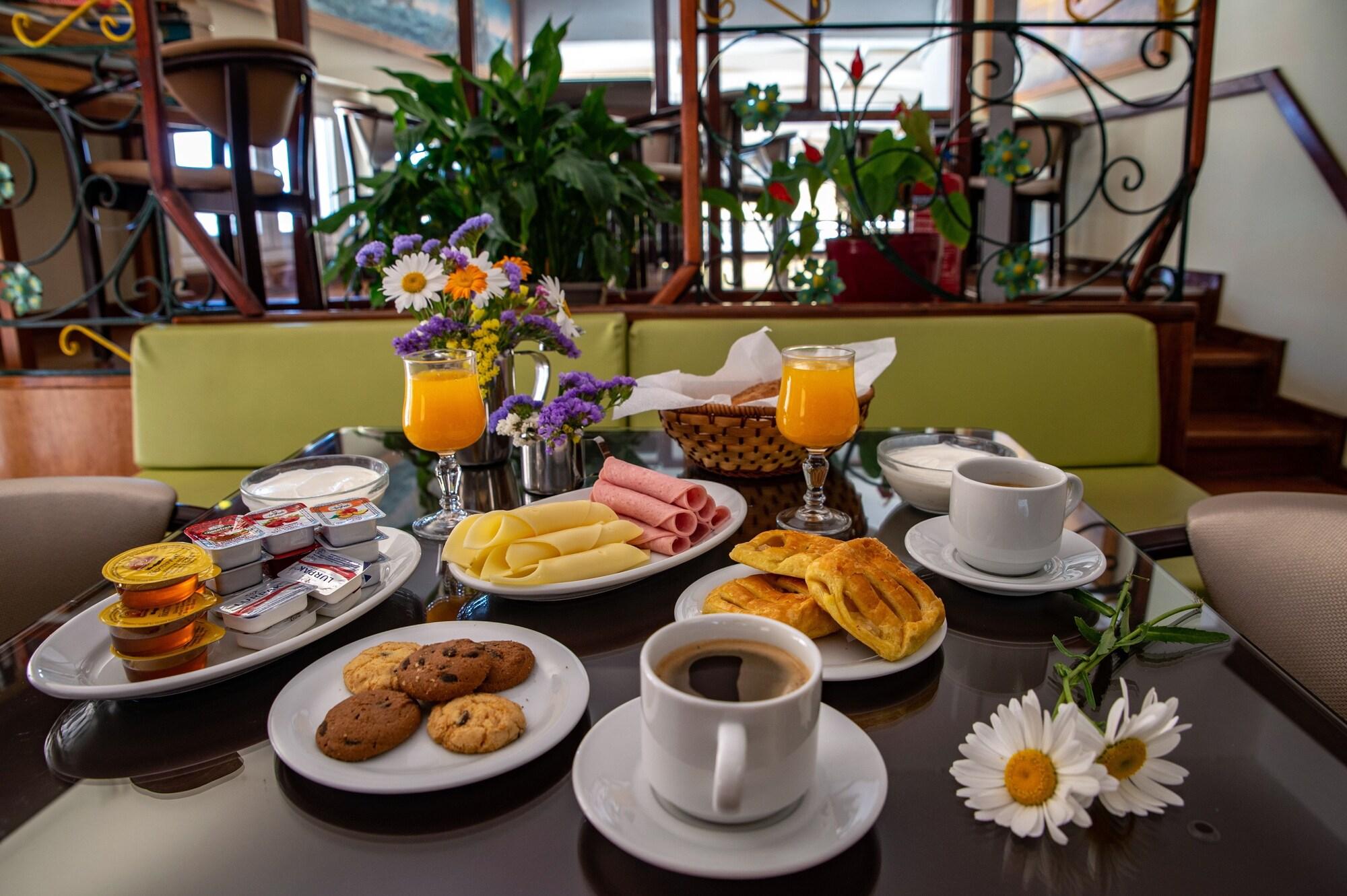 Lucia Hotel 25/47